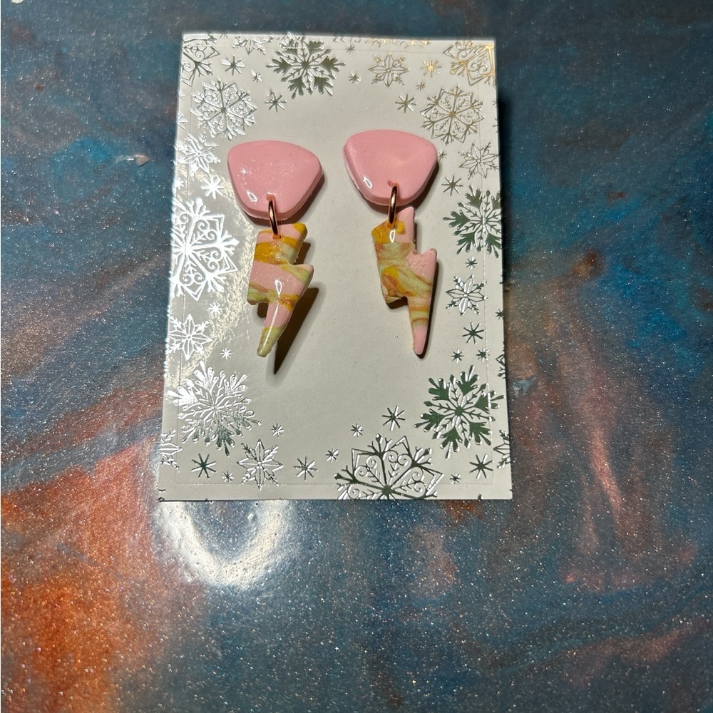 Pink cammo lightning bolt EarringsNWOT